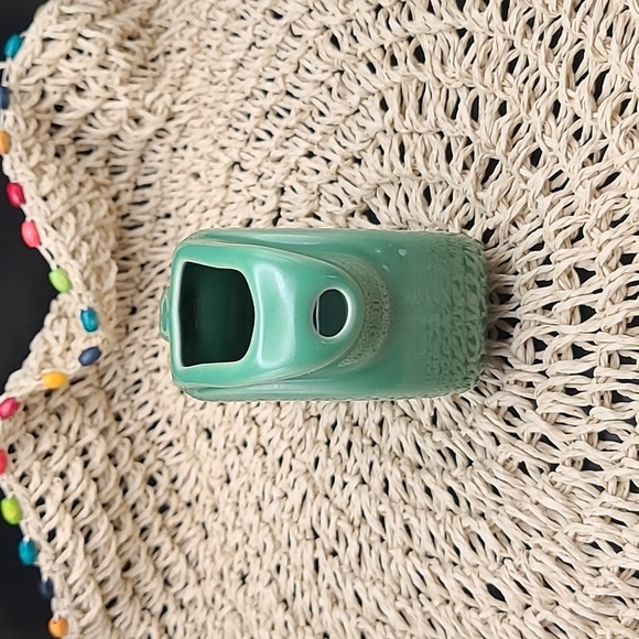 FIESTAWARE HLC Meadow Mini Disc Pitcher 2019 - Picture 3 of 5